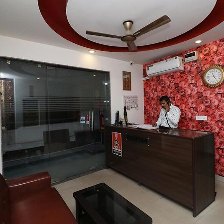 Oyo Flagship Hotel Daimond New Delhi Buitenkant foto